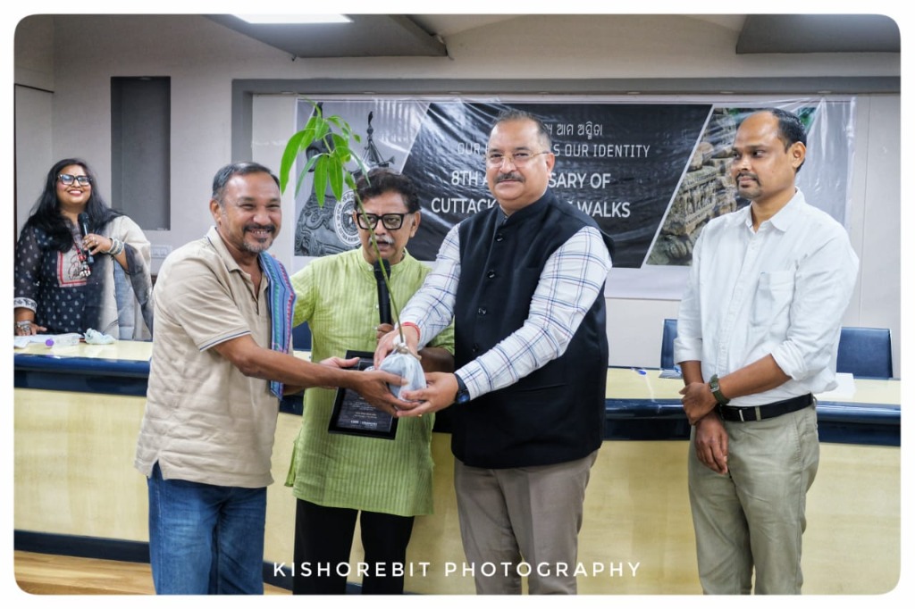 Felicitation of Er. Sunil Kumar Biswal by Cuttack Heritage Walks